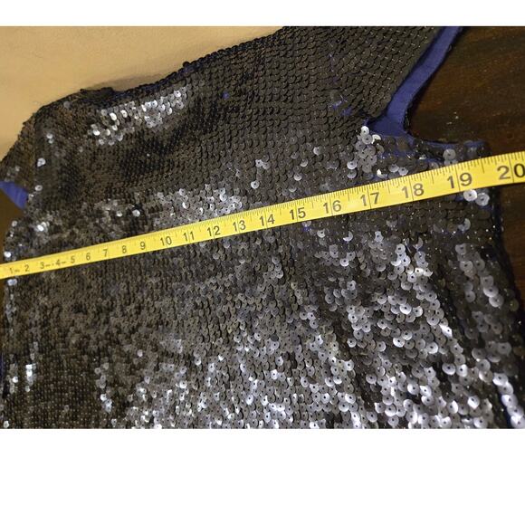 Theory 100% Silk Sequin Cap Sleeve Top Blue Keyhole Closure Large - Picture 7 of 10